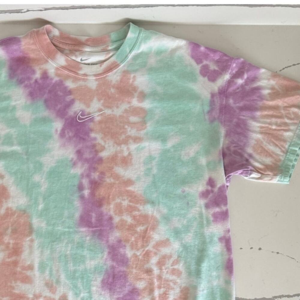 The Nike Tee Air90 Wild Tie Dye Size‎ Men's Large Loose Fit